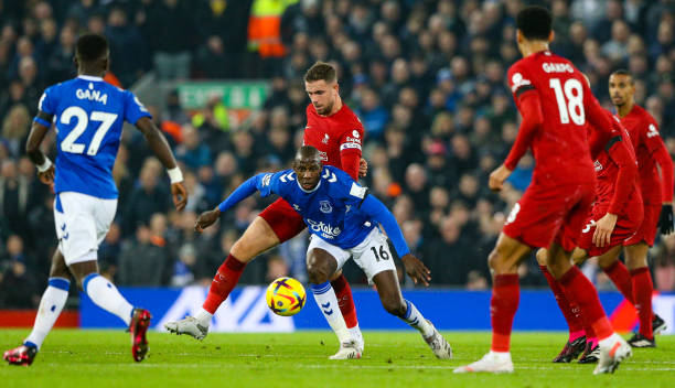 展现出令人 展现出令人