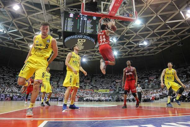 一个值得关 一个值得关